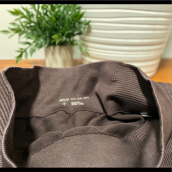 Aerie Move Leggings- Super Stretch Ribbed - Picture 4 of 5